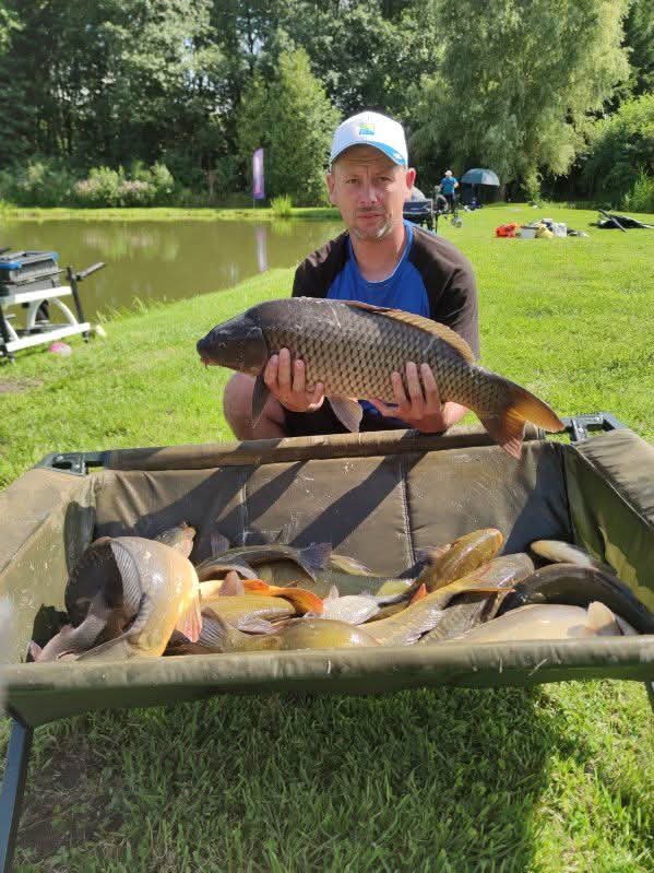 Sezon 2025 WhatsApp 83